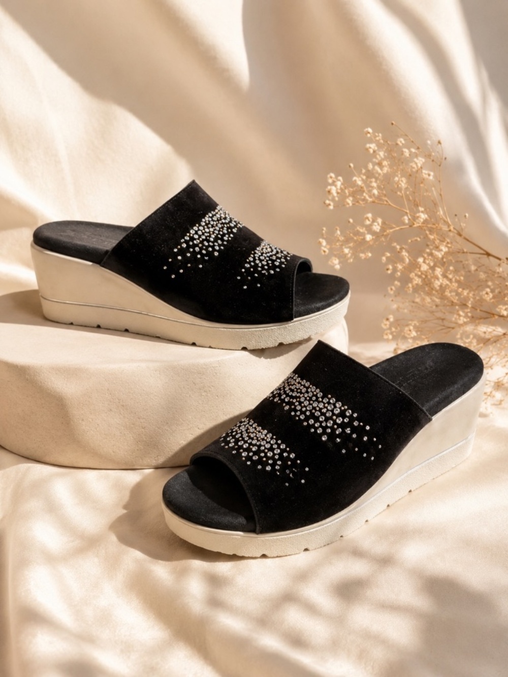 Mephisto Wedge Slides Womens Size 6 Black Rhinestone Genuine Leather